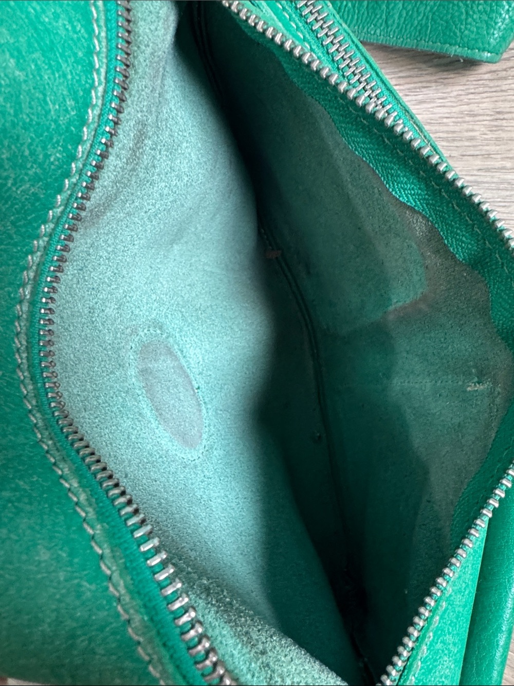 Roots Green Leather Crossbody Bag - Picture 5 of 7